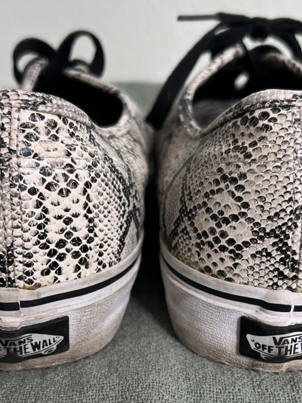 VANS Black & White Faux Snakeskin Pattern Sneakers SZ Men's 12 - Picture 6 of 11
